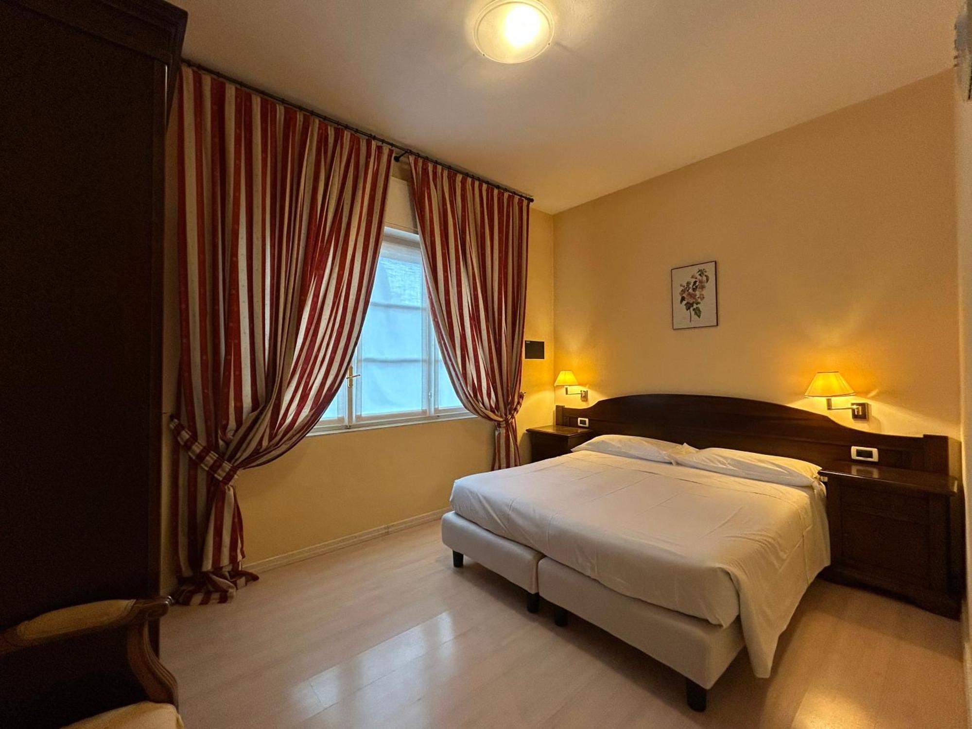 Residenza Dei Fiori Apart otel Cannero Riviera Dış mekan fotoğraf